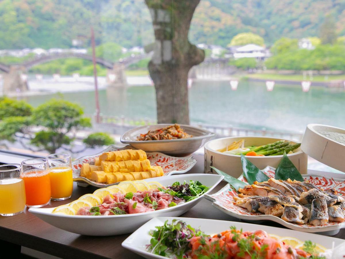 Iwakuni Kokusai Kanko Hotel Bagian luar foto