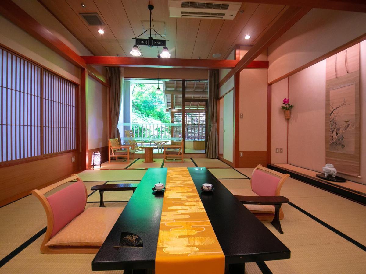 Iwakuni Kokusai Kanko Hotel Bagian luar foto