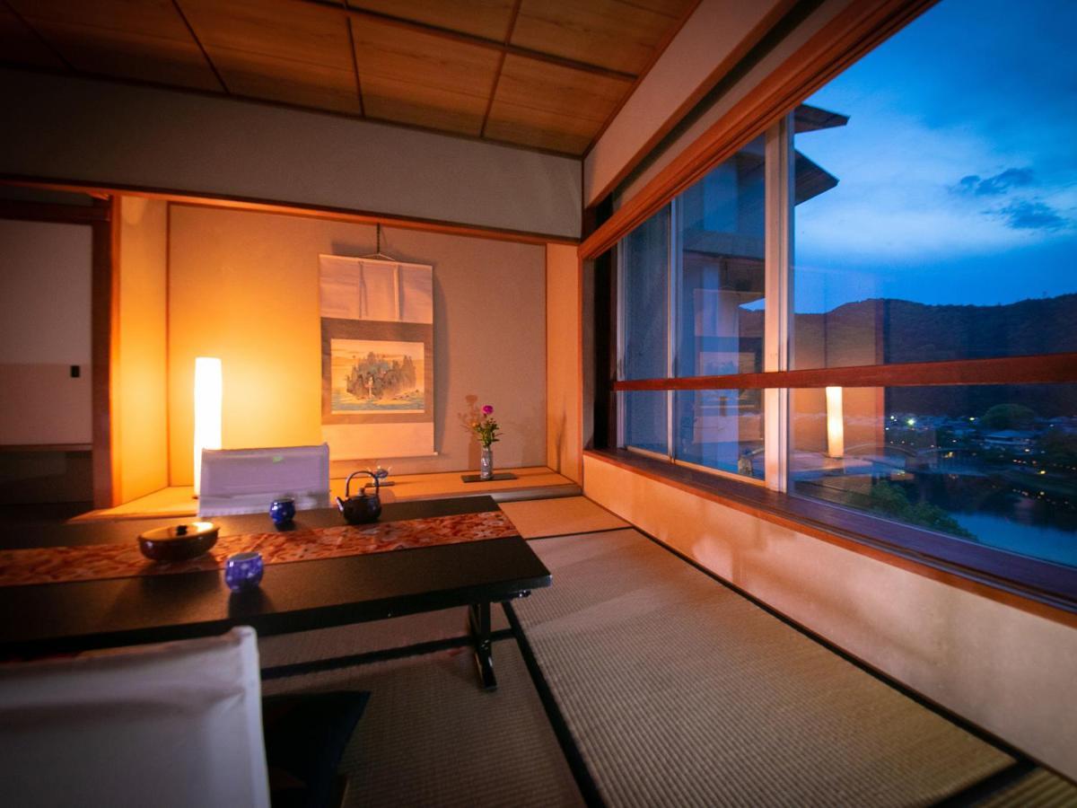 Iwakuni Kokusai Kanko Hotel Bagian luar foto